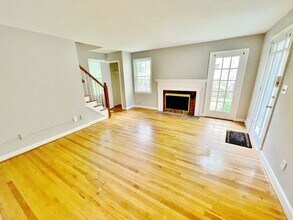 316 Williamsburg Dr in Silver Spring, MD - Building Photo - Building Photo