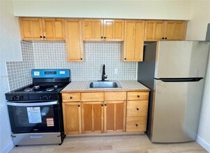 715 NE 122nd St in North Miami, FL - Building Photo - Building Photo