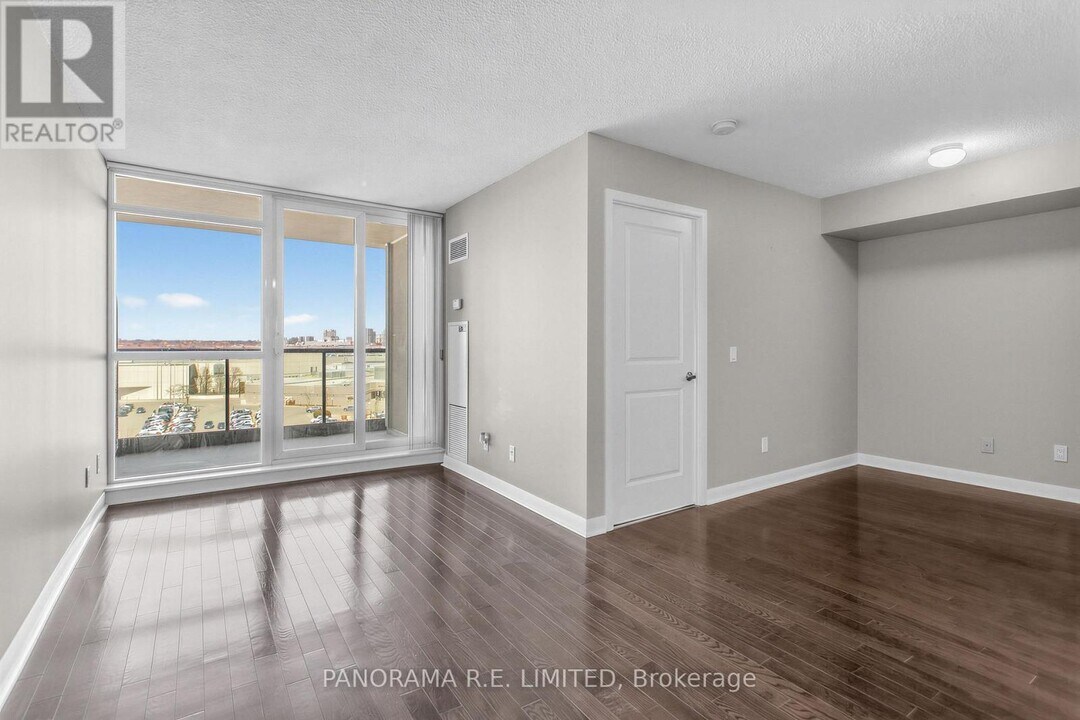 225 Sherway Gardens Rd in Toronto, ON - Building Photo