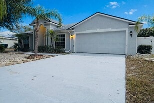 465 Haversham Rd in Deltona, FL - Building Photo