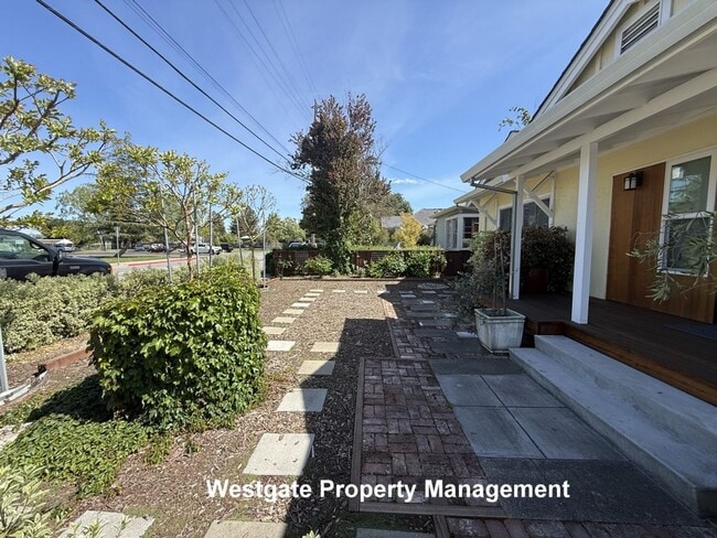 220 Payran St in Petaluma, CA - Building Photo - Building Photo