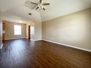 115 Spring Berry Ln in China Spring, TX - Building Photo - Building Photo