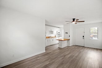 1041 SE Monterey Rd in Stuart, FL - Building Photo - Building Photo