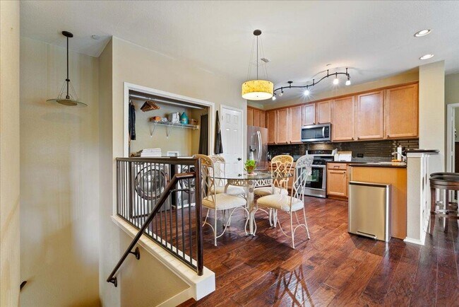 property at 9201 Brodie Ln