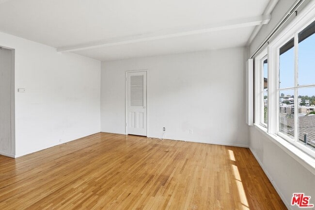 11165 Sunshine Terrace in Los Angeles, CA - Building Photo - Building Photo