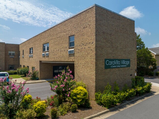 CaraVita Village 55+ Senior Apartments in Montgomery, AL - Foto de edificio - Building Photo