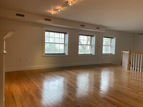 52 Sanborn St in Reading, MA - Building Photo - Building Photo