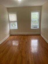 94 Woodlawn Ave in Jersey City, NJ - Foto de edificio - Building Photo