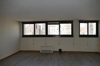 30 E Division St in Chicago, IL - Building Photo - Building Photo