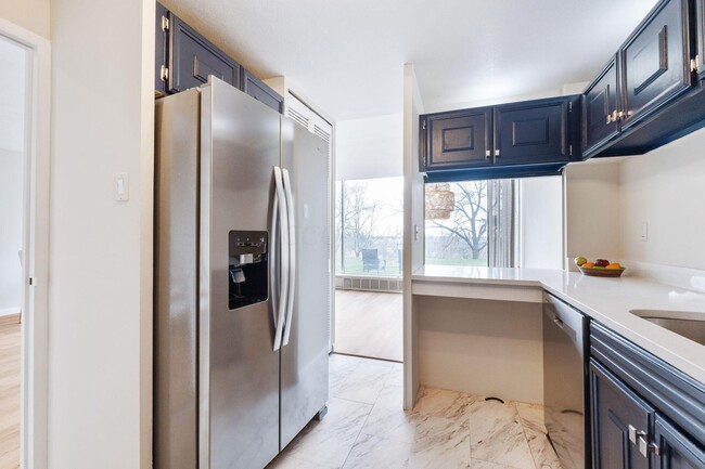 1000 Urlin Ave in Grandview Heights, OH - Building Photo - Building Photo