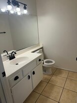 1050 Harbor Heights Dr, Unit A in Los Angeles, CA - Building Photo