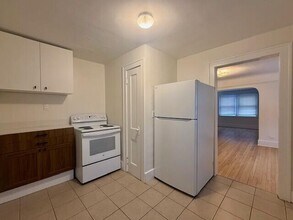 335 Ardmore Dr in Ferndale, MI - Building Photo - Building Photo