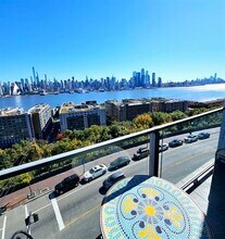 899 JFK Blvd E in Weehawken, NJ - Building Photo - Building Photo