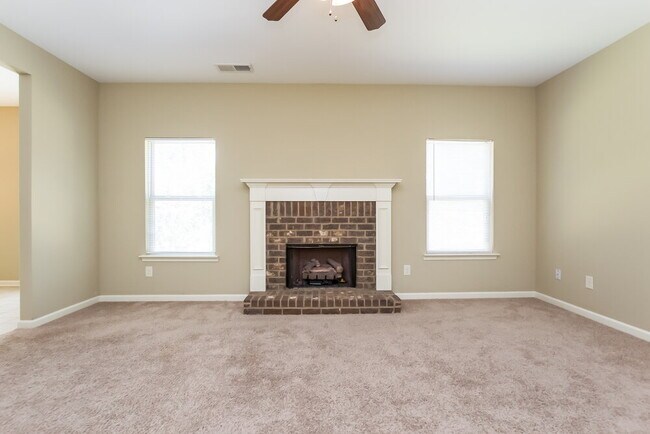 767 Helm Ln NW in Kennesaw, GA - Building Photo - Building Photo