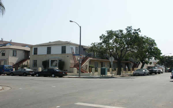 Chestnut in Long Beach, CA - Building Photo