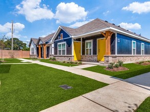 The Cottages at Bell Station in Hurst, TX - Building Photo - Building Photo