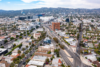 488 S San Vicente Blvd in Los Angeles, CA - Building Photo - Building Photo