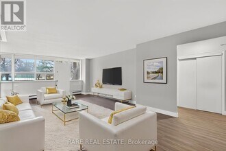 4340 Bloor St W in Toronto, ON - Building Photo - Building Photo