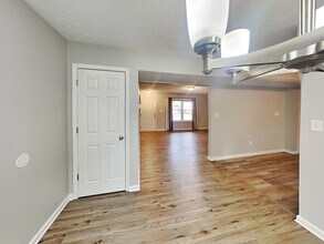 11106 Waterfield Ln in Indianapolis, IN - Building Photo - Building Photo