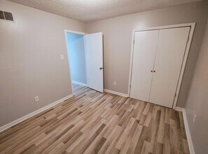 6439 Kirby Trees Dr in Memphis, TN - Building Photo - Building Photo