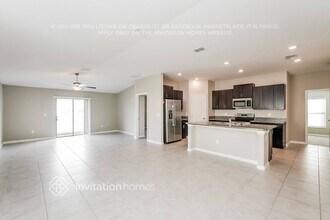 1426 Flower Dust Dr in Ruskin, FL - Foto de edificio - Building Photo