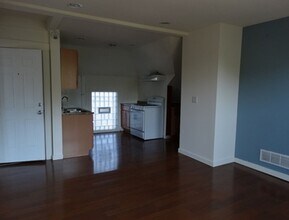 1000 18th Ave SE in Minneapolis, MN - Building Photo - Building Photo