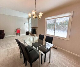 925 Hartford Dr in Gurnee, IL - Building Photo - Building Photo