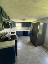 2320 E Enterprise St in Grandview, IL - Building Photo - Building Photo