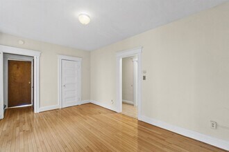 122 Jewett Ave in Jersey City, NJ - Building Photo - Building Photo