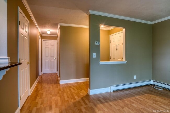 9 Lexington Ave, Unit 3 in Harriman, NY - Foto de edificio - Building Photo