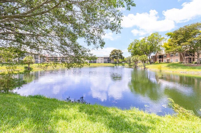 2940 Forest Hills Blvd-Unit -C3L in Coral Springs, FL - Building Photo - Building Photo