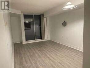 35-1835 Finch Ave E in Toronto, ON - Building Photo - Building Photo