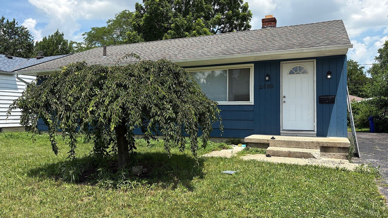 2892 Hampshire Rd in Columbus, OH - Building Photo