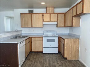 1954 Nebula Dr in Las Vegas, NV - Building Photo - Building Photo