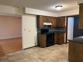 2546 S McCann Ave in Springfield, MO - Building Photo - Building Photo
