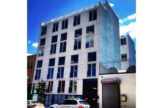 542 Saint Marks Ave in Brooklyn, NY - Foto de edificio - Building Photo
