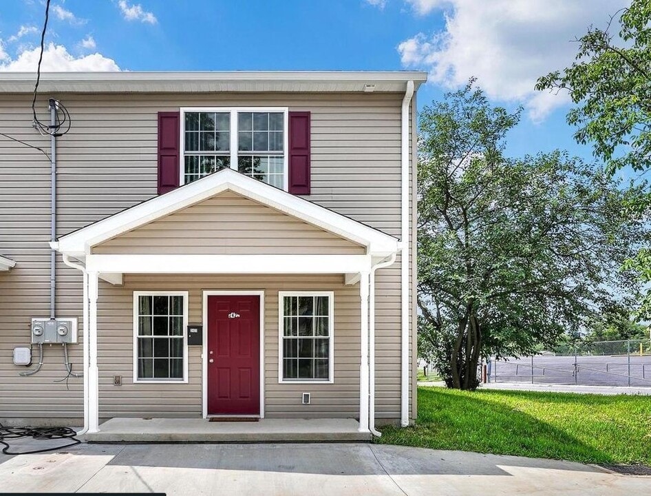 2422 Lehman St in Lebanon, PA - Building Photo