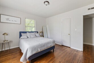 Brick Pointe in Albany, GA - Building Photo - Interior Photo