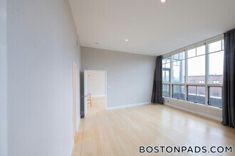 490 Harrison Ave in Boston, MA - Building Photo - Building Photo