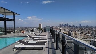 3810 Wilshire Blvd, Unit 309 in Los Angeles, CA - Building Photo