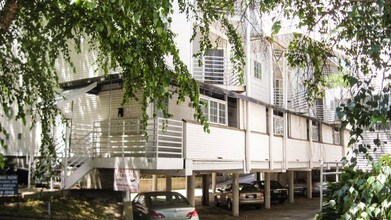 111 S Busey Ave in Urbana, IL - Foto de edificio - Building Photo