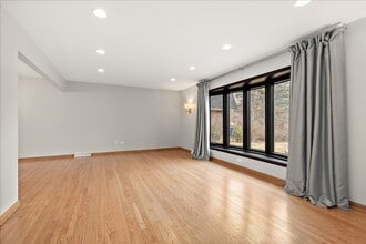 7440 W Manitoba Dr in Palos Heights, IL - Building Photo - Building Photo