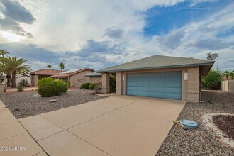 13722 W Gable Hill Dr in Sun City West, AZ - Building Photo - Building Photo