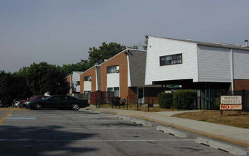 Crosby Square Apartments in Chester, PA - Building Photo - Building Photo