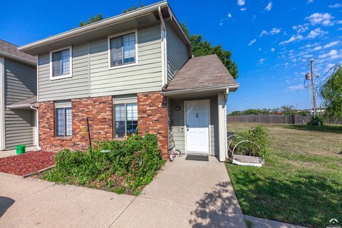 2406 Alabama St, Unit 8C in Lawrence, KS - Building Photo