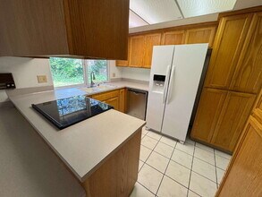 3809 NE 137th Pl in Portland, OR - Building Photo - Building Photo