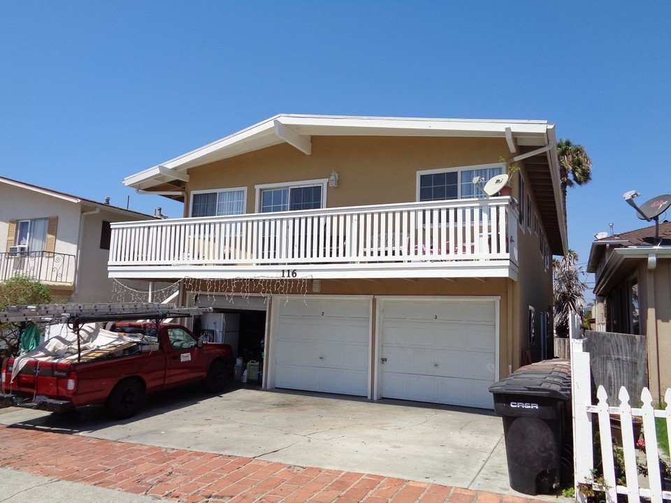 116 Avenida Del Poniente in San Clemente, CA - Building Photo