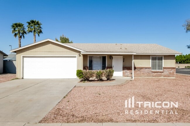 property at 828 N Pine Ct