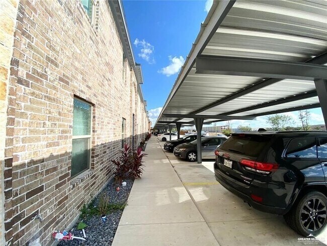 1400 Humming Bird Ct in Pharr, TX - Building Photo - Building Photo