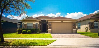 1072 Hermosa Way in Kissimmee, FL - Building Photo